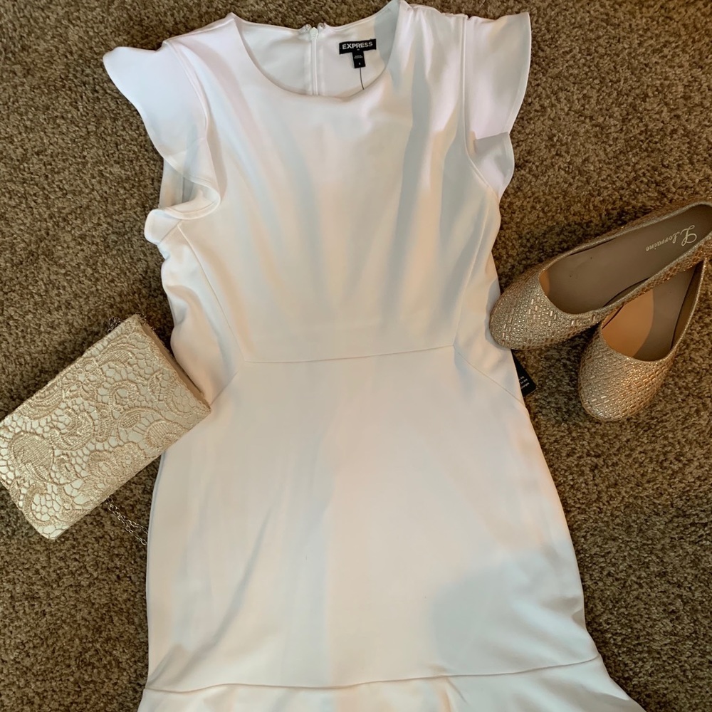 White Express Cap Sleeve Dress 🤍🤍